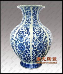 景德鎮(zhèn)青花陶瓷工藝禮品,訂做手繪青花瓷,青花瓷陶瓷紀(jì)念品,青花瓷大花瓶配套圖片